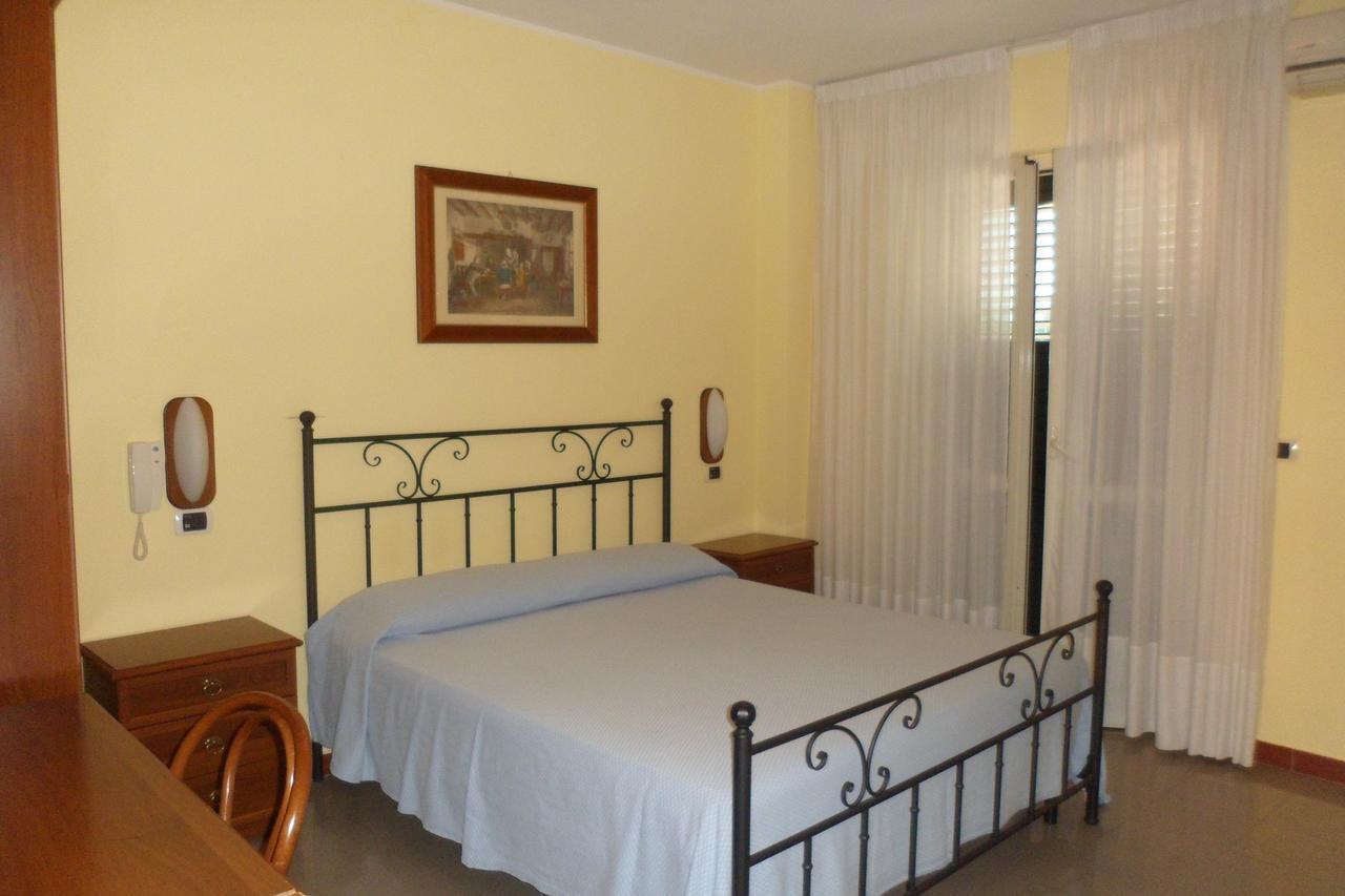Albergo Miramonte 维博瓦伦蒂亚 外观 照片